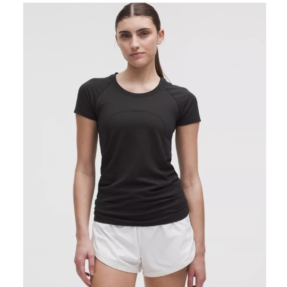 Lululemon swiftly top